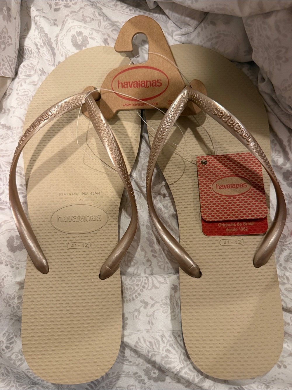 Havaianas Slim Flip Flops in Beige with Metallic Rose Straps